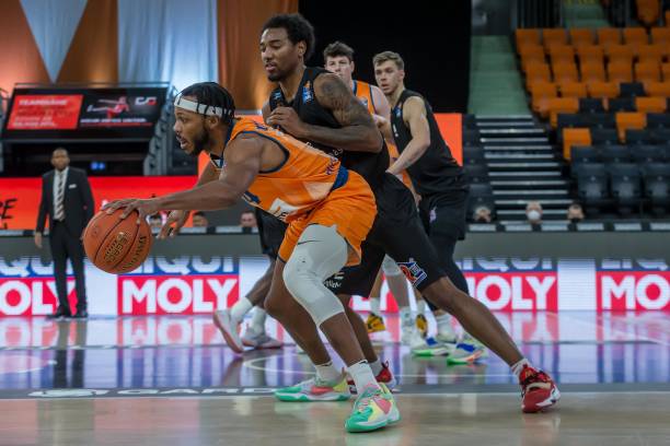 网以1年6 网以1年6