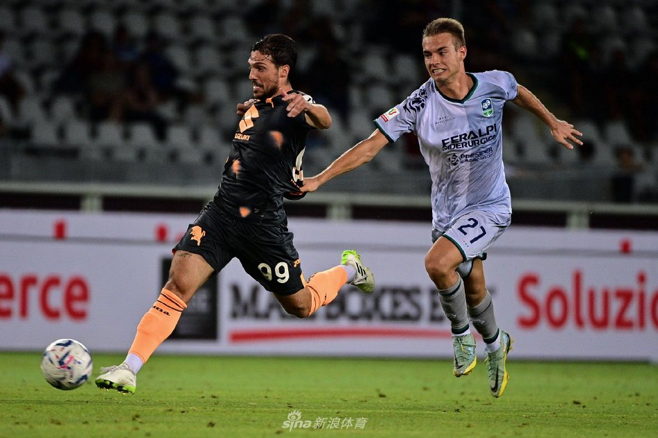 并将目光锁 并将目光锁