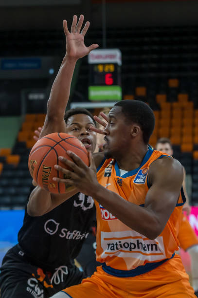 际赛事中屡 际赛事中屡