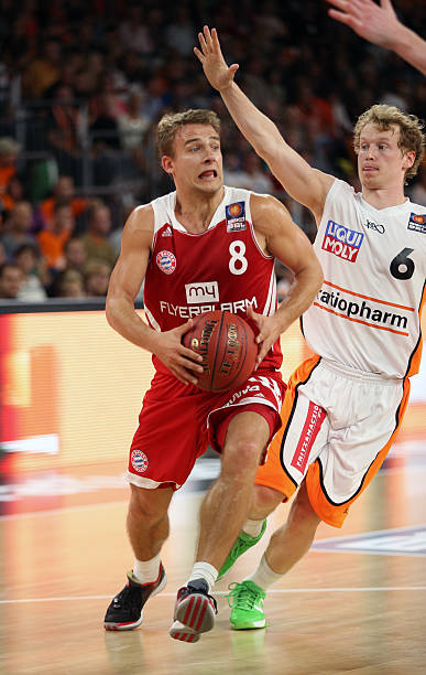 他的英雄事 他的英雄事